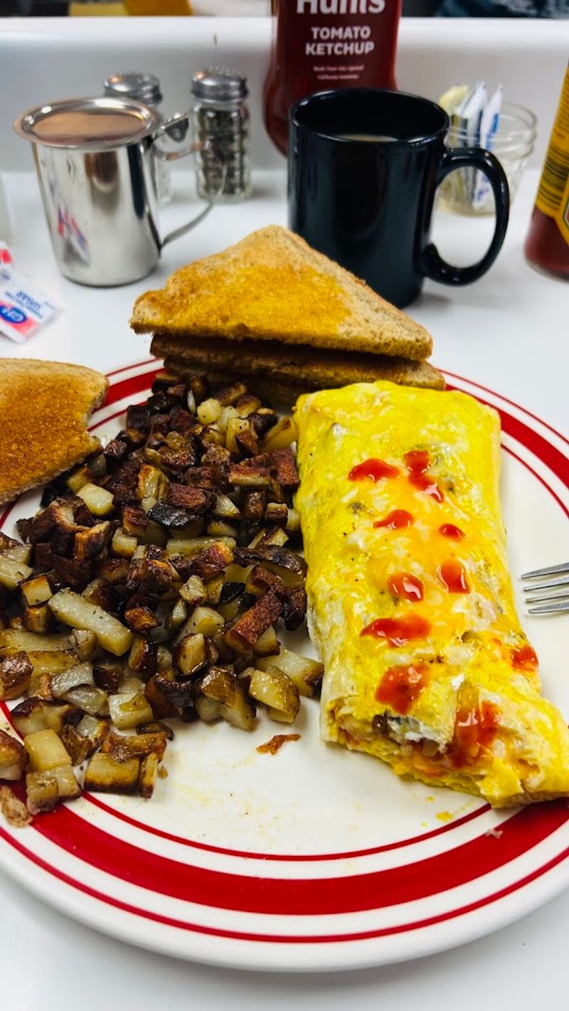 Alaska Has A Cafe Where The Food Is Made With So Much Craft That It Has Become The Only Reason Some People Visit - Decor Hint Why People Keep Coming Back