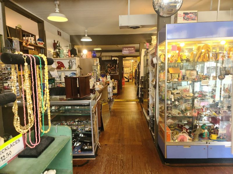 10 Maryland Antique Stores Packed With Vintage Treasures And Bargains - Decor Hint Antique Depot