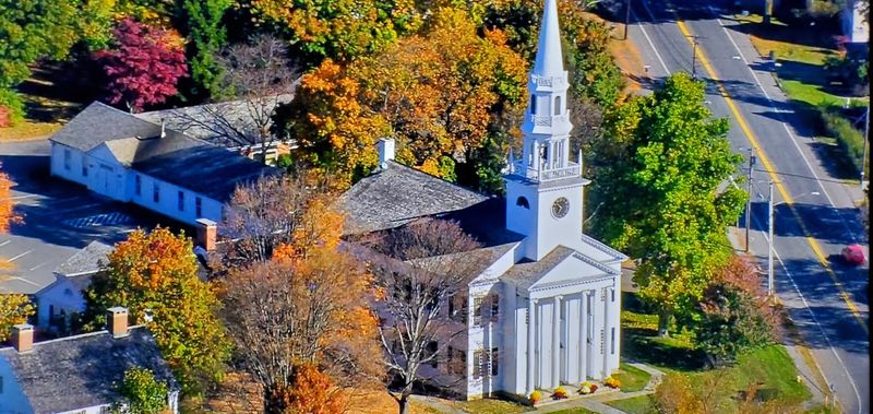10 Sleepy Small Connecticut Towns That Actually Have The Best Food In The State - Decor Hint Litchfield, Connecticut