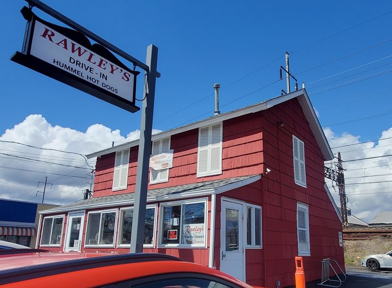 This No-Frills Connecticut Restaurant Is Winning Fans With Its Legendary Hot Dogs - Decor Hint Why It Deserves A Spot On Your List