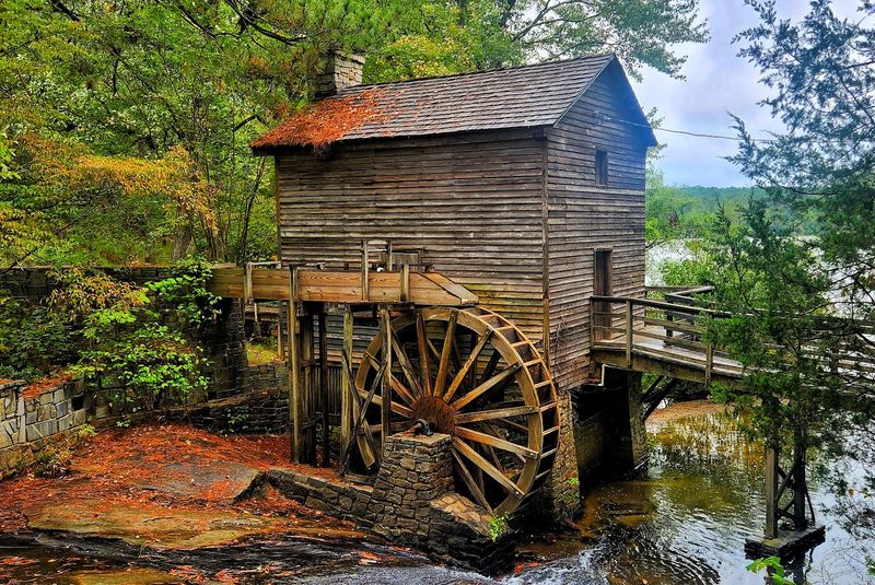 Working Grist Mill Display