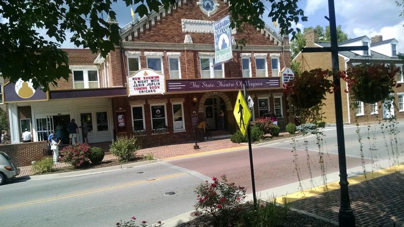 The Barter Theatre Crowd Eats Well