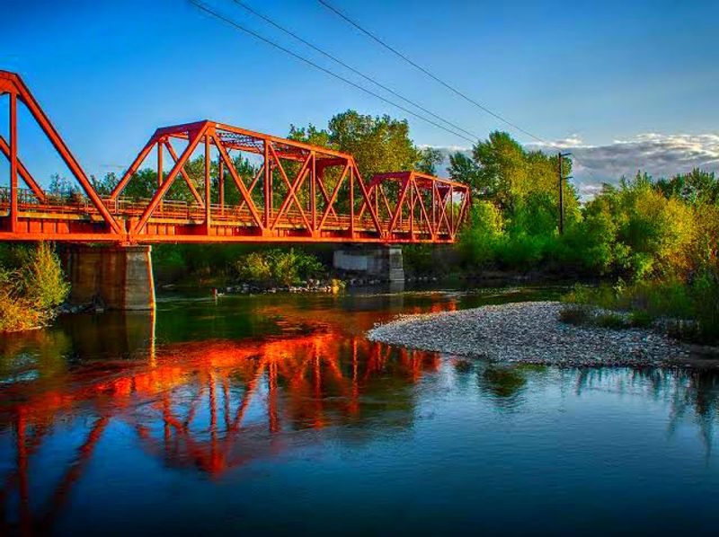 River Trails, Park Stops, And A No-Cost City Escape