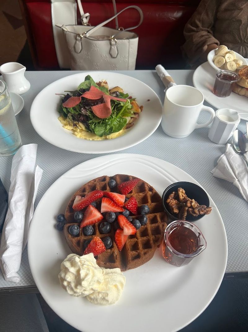 Georgie's Diner, West Haven