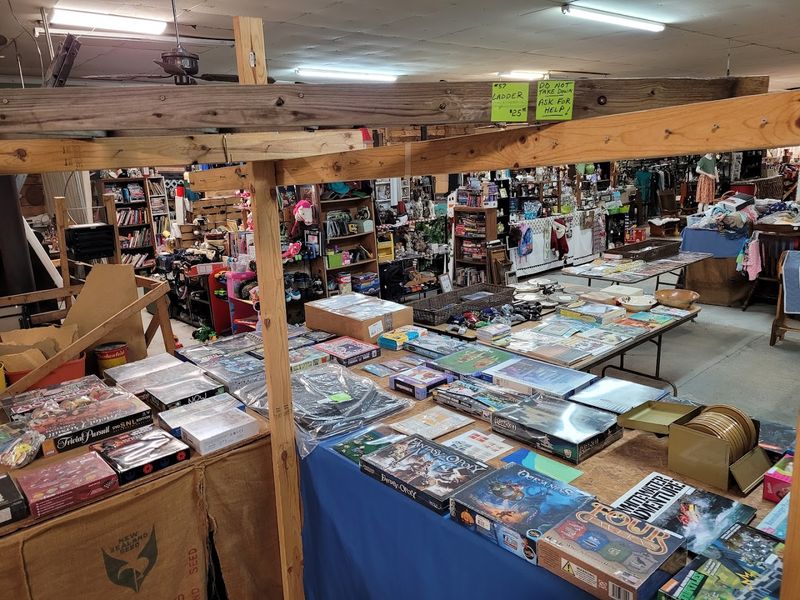 12 Kentucky Flea Markets That Have Locals Coming Back Every Single Weekend - Decor Hint Southern Kentucky Flea Market In Guthrie