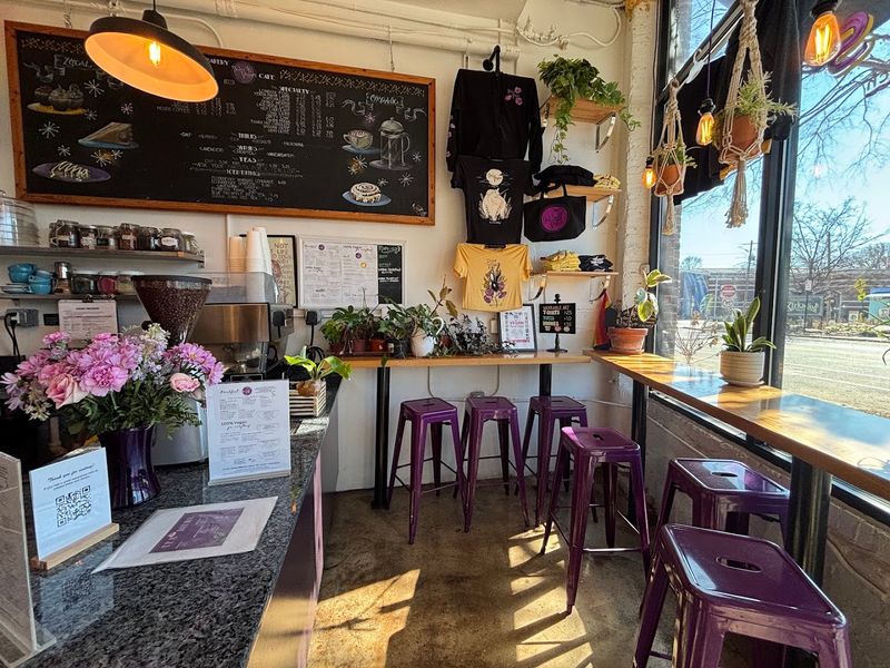 Dulce Vegan Bakery & Cafe