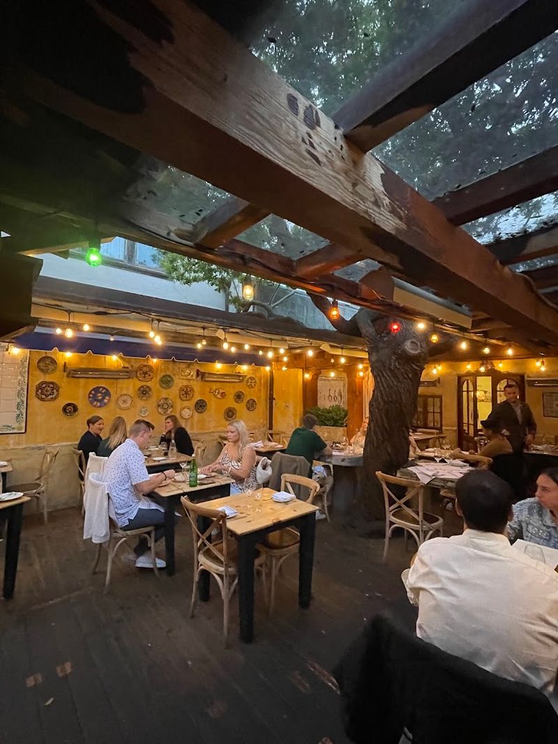 Casanova, Carmel-by-the-Sea