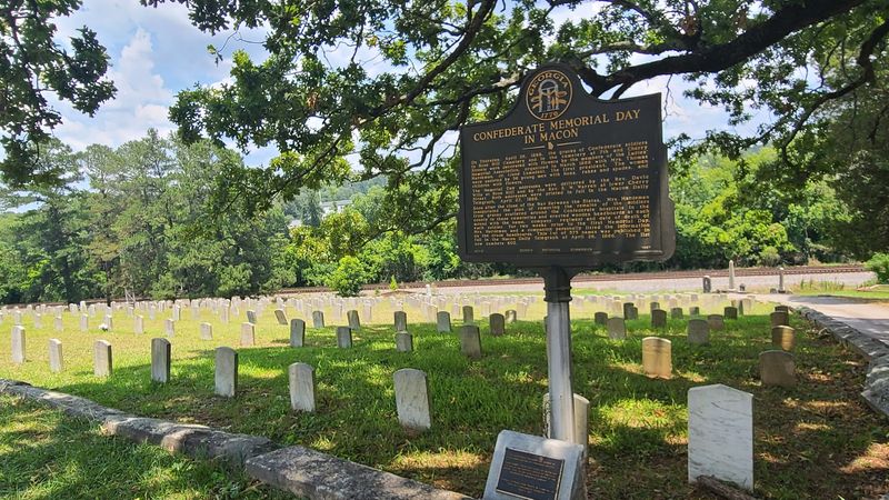 Confederate Soldiers' Section: Understanding a Complex Past