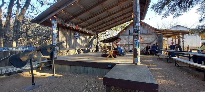 Luckenbach