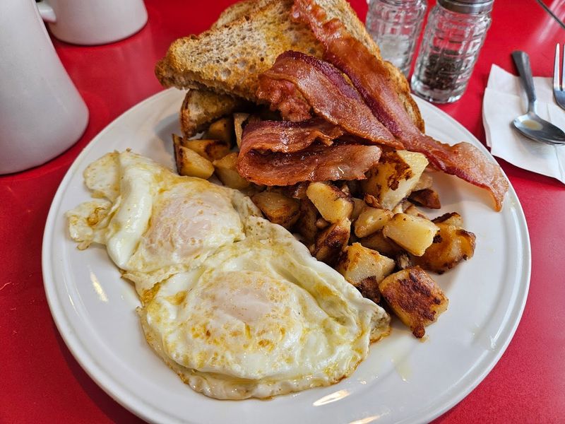 Breakfast That Earns Its Reputation Every Morning