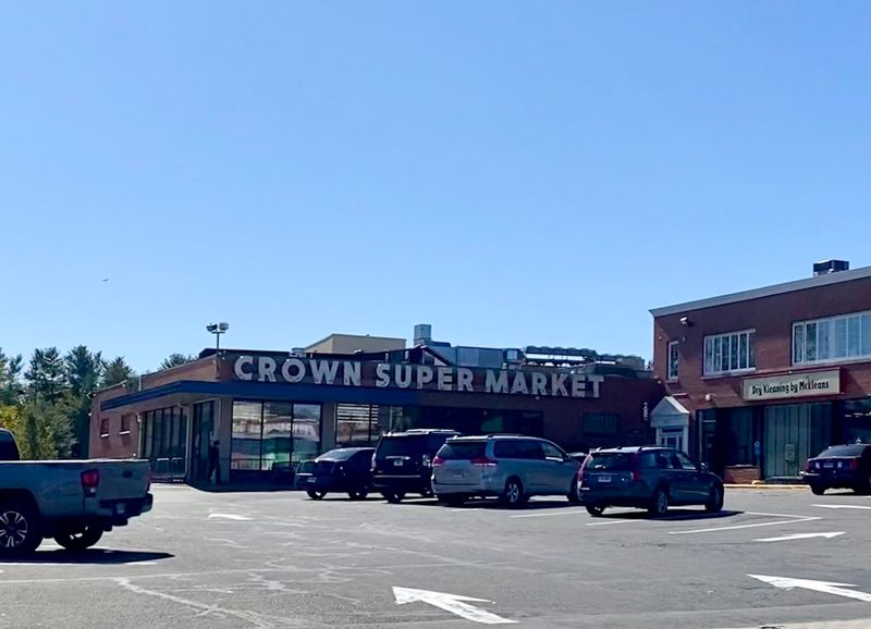 This Kosher Grocery Store In Connecticut Has People Traveling From Miles Away - Decor Hint Ideal Spot For Holiday Shopping And Special Occasions