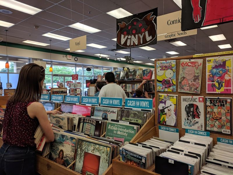 This Enormous Kentucky Bookstore In Louisville Lets You Load Your Cart With Books Starting At Just $1 - Decor Hint Vinyl Records, DVDs, And Music For Media Collectors