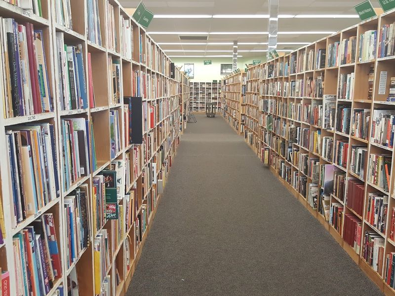 Store Hours, Location, And Visitor Tips