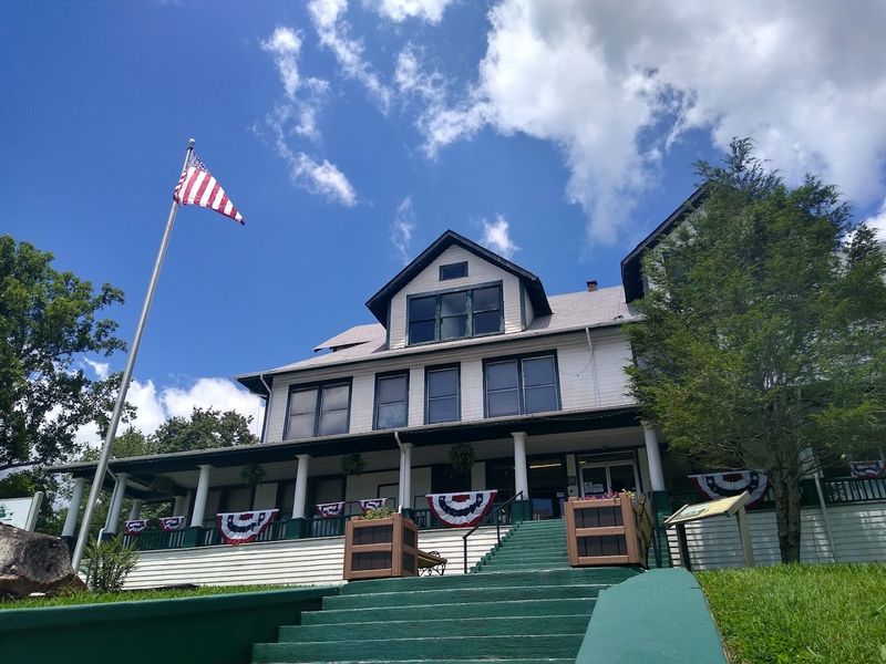 The Gift Shop Full Of Kentucky-Made Treasures
