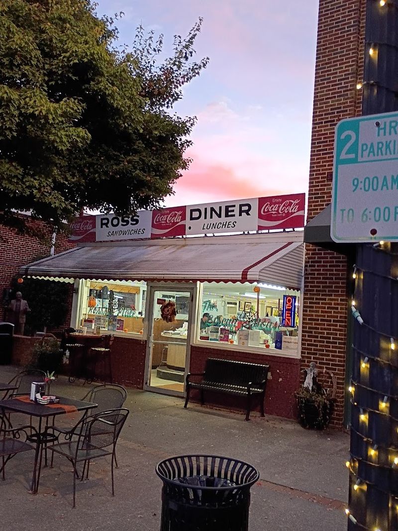 This Charming Georgia Eatery Serves Breakfast The Way It Used To Be - Decor Hint Prices That Make The Whole Experience Even Better