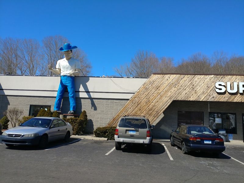 Big Bob: Cowboy Muffler Man, Norwich 