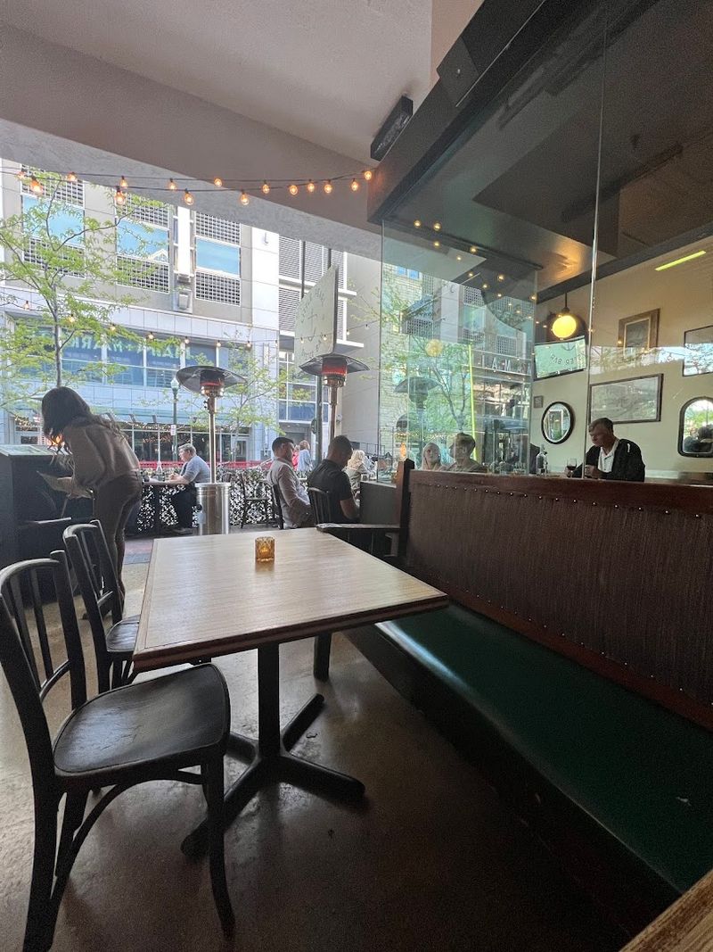 Little Pearl Oyster Bar