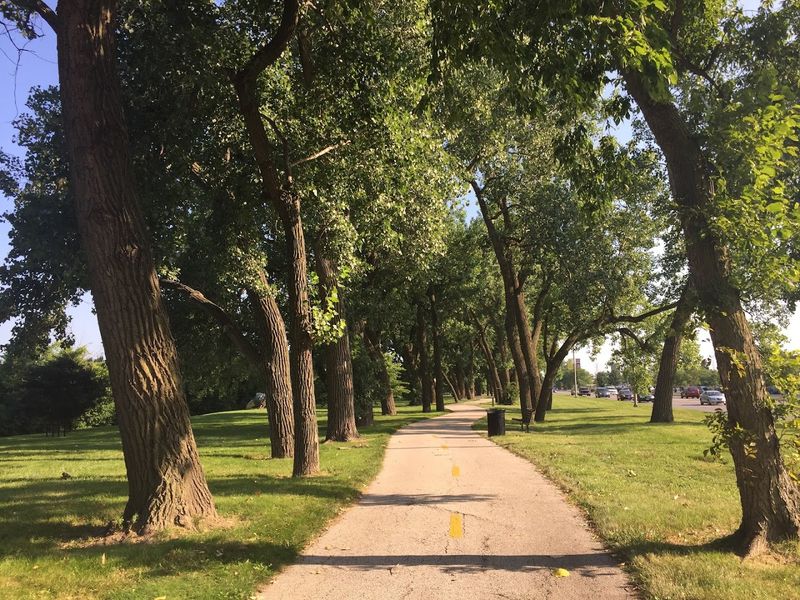 The Outdoor Museum In Illinois That Visitors Say Feels Almost Surreal - Decor Hint What Makes This Park Feel Surreal To First-Time Visitors