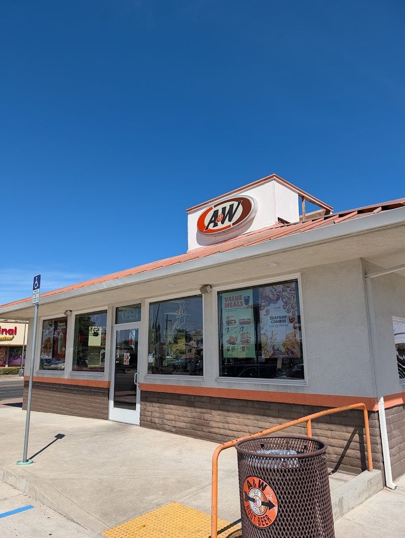 A&W Restaurant, Lodi