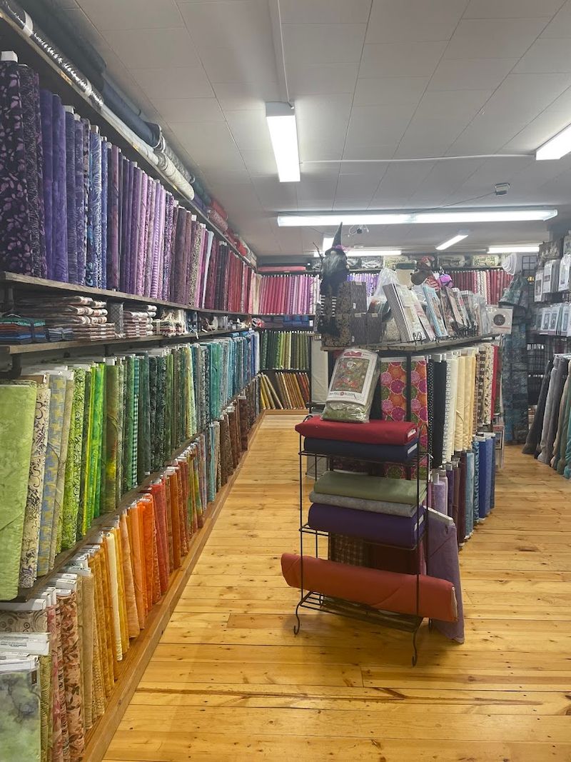 10 Fabric Shops In Southern California Every Quilter Should Visit First - Decor Hint Quilter's Cottage