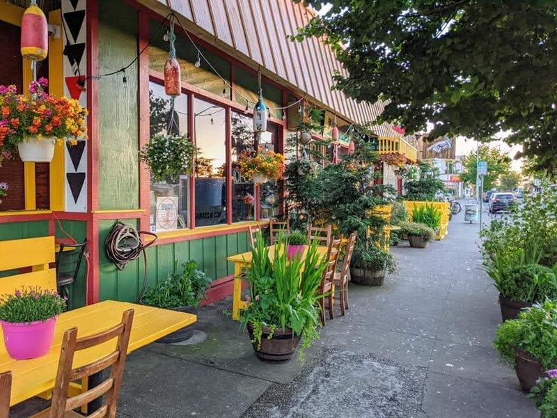 These 10 Charming Oregon Towns Are Almost Too Pretty To Be Real - Decor Hint Astoria