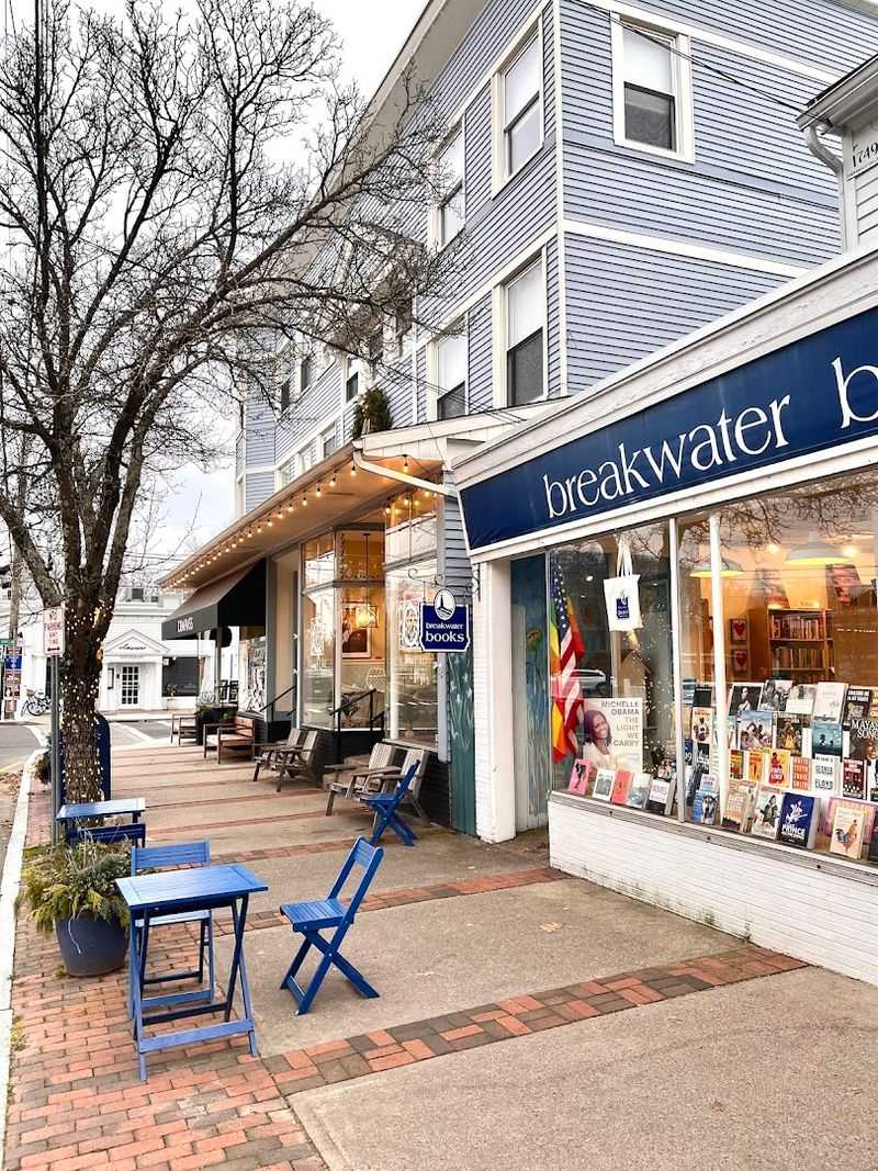 Breakwater Books, Guilford