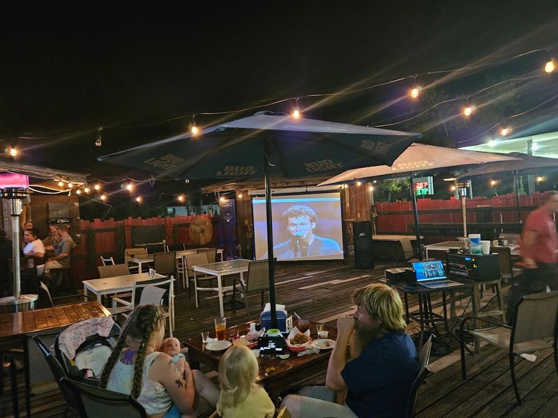 Commodores Point Restaurant