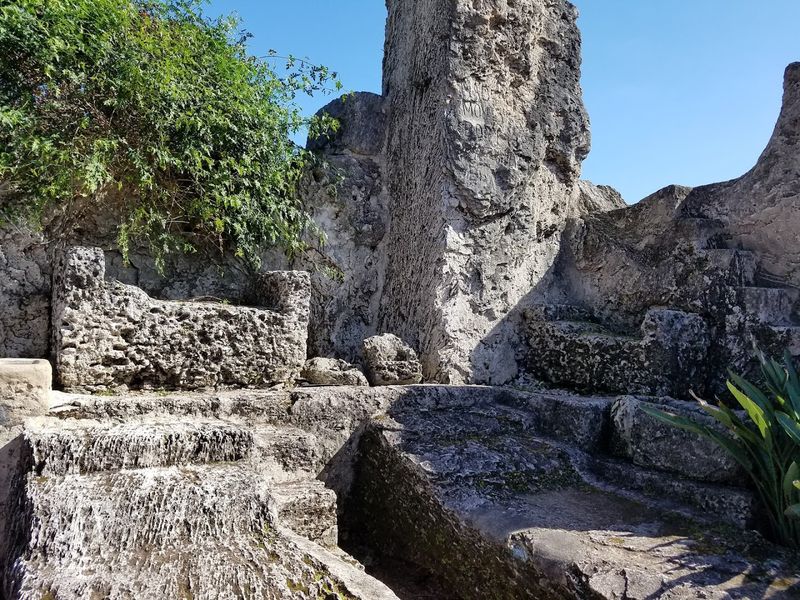 One Of Florida's Most Fascinating Attractions Was Built In Total Secrecy - Decor Hint Stone Furniture That Actually Works