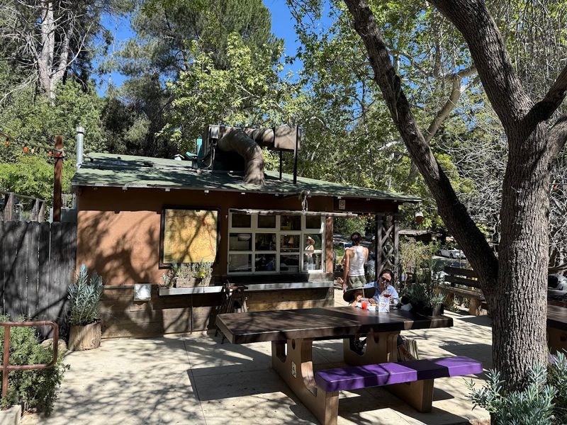 11 California Cafés Where Nobody Seems In A Hurry And That Helps The Whole Mood - Decor Hint The Trails Cafe, Los Angeles