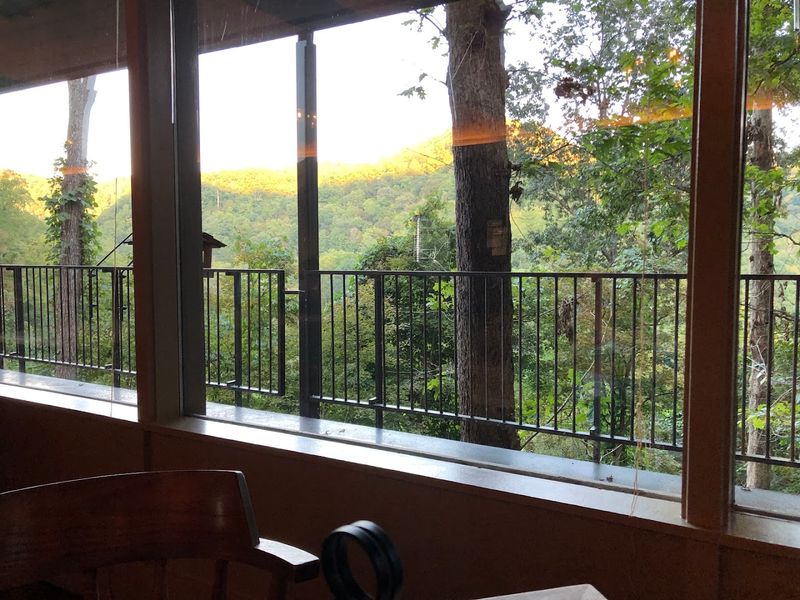The Jaw-Dropping Gorge Views From Every Table