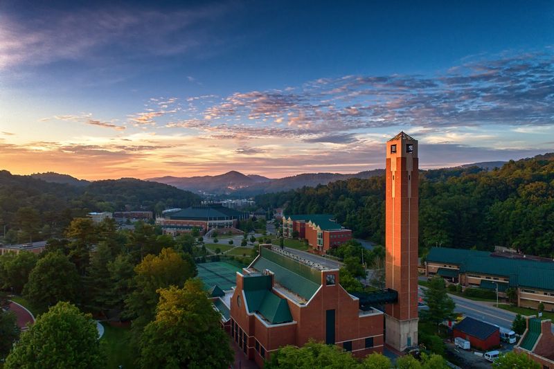 9 North Carolina College Campuses That Are Beautiful Enough For A Walk - Decor Hint Appalachian State University