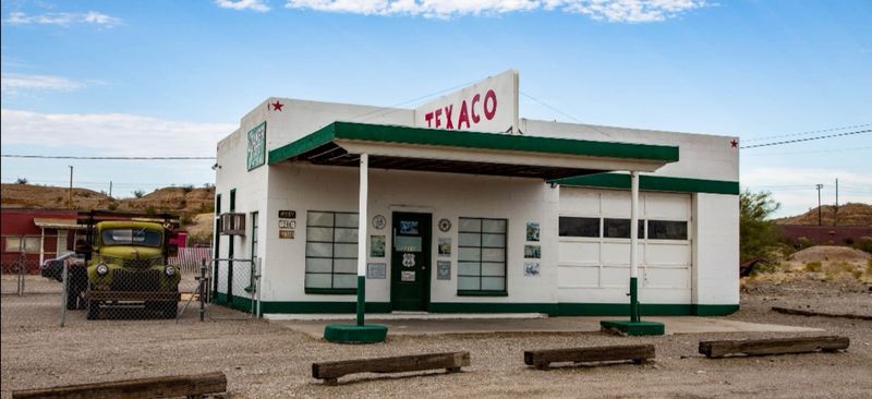 Route 66 Through Barstow, Newberry Springs, And Amboy