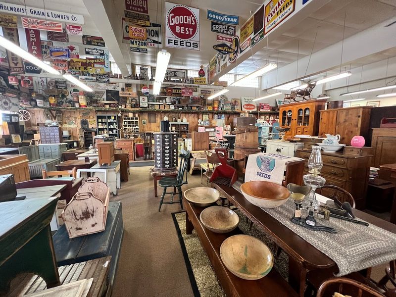 Park Avenue Antiques Holds Classic Finds In A Classic Setting