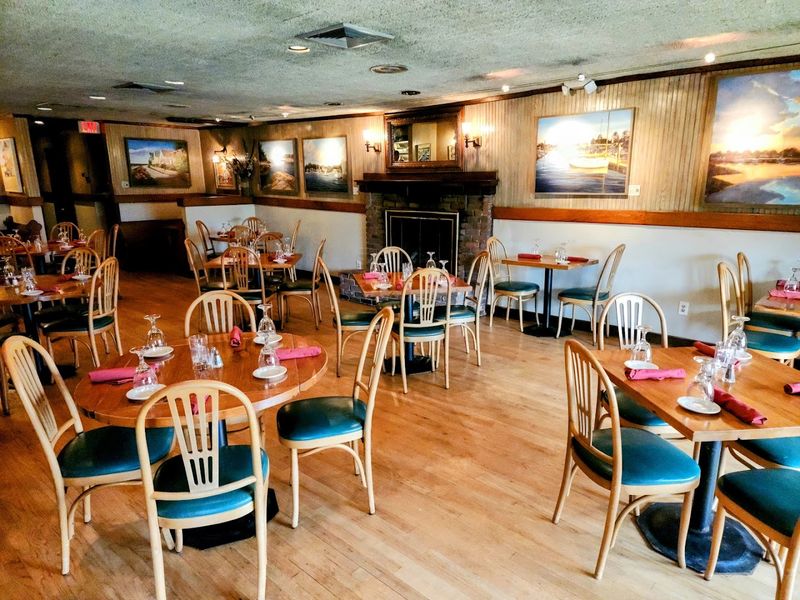 Waterfront Dining And Coastal Eats Worth Trying