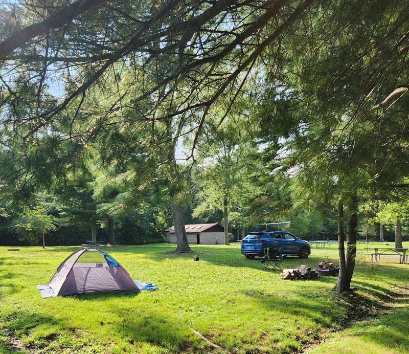 Lake Waramaug State Park Campground, New Preston