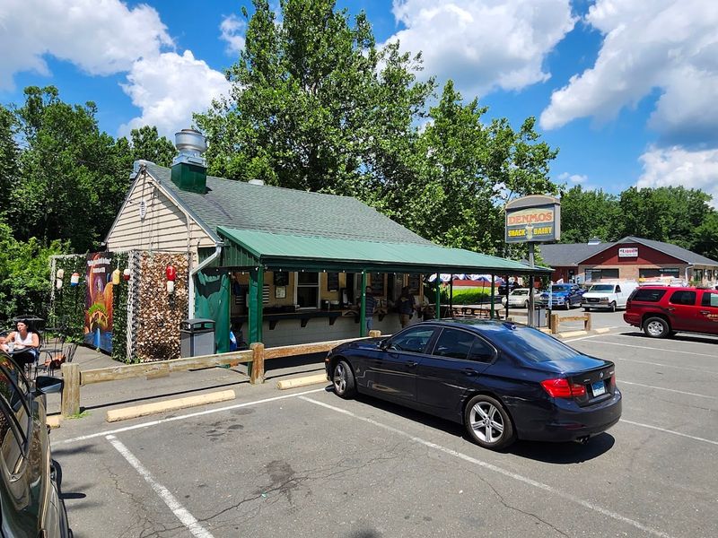 This Connecticut Roadside Restaurant Serves Hot Dogs With Serious Nostalgic Charm - Decor Hint Where To Find This Southbury Favorite