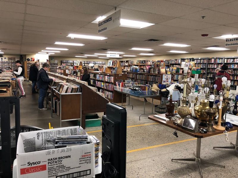 This Massive Michigan Thrift Store Feels Like A Treasure Hunt Waiting To Happen - Decor Hint A Space That Surprises You