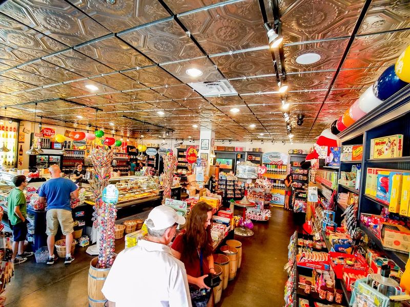Cravin's Candy Emporium, Boise