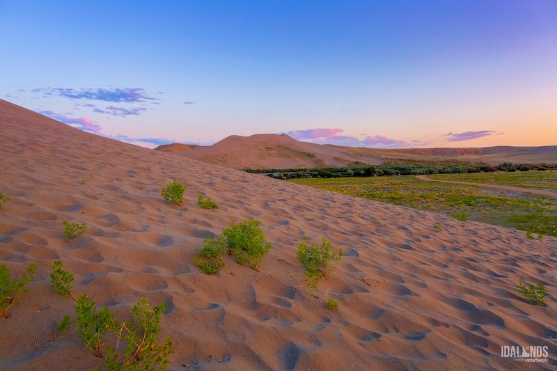 Desert Views Stretch Around The Dunes