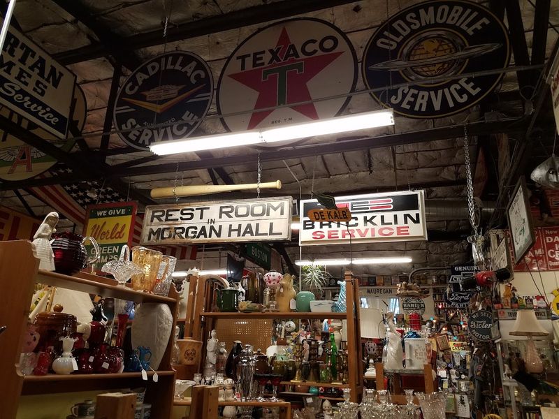 Vintage Signs That Make The Visit Memorable
