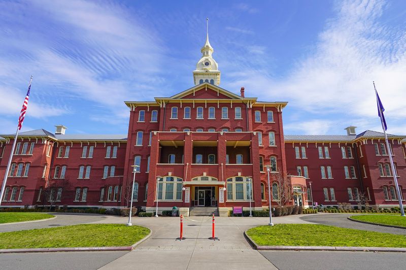 Inside An Abandoned Oregon Asylum Is One Of The State's Most Powerful Museums - Decor Hint A Historic Building With Deep Roots