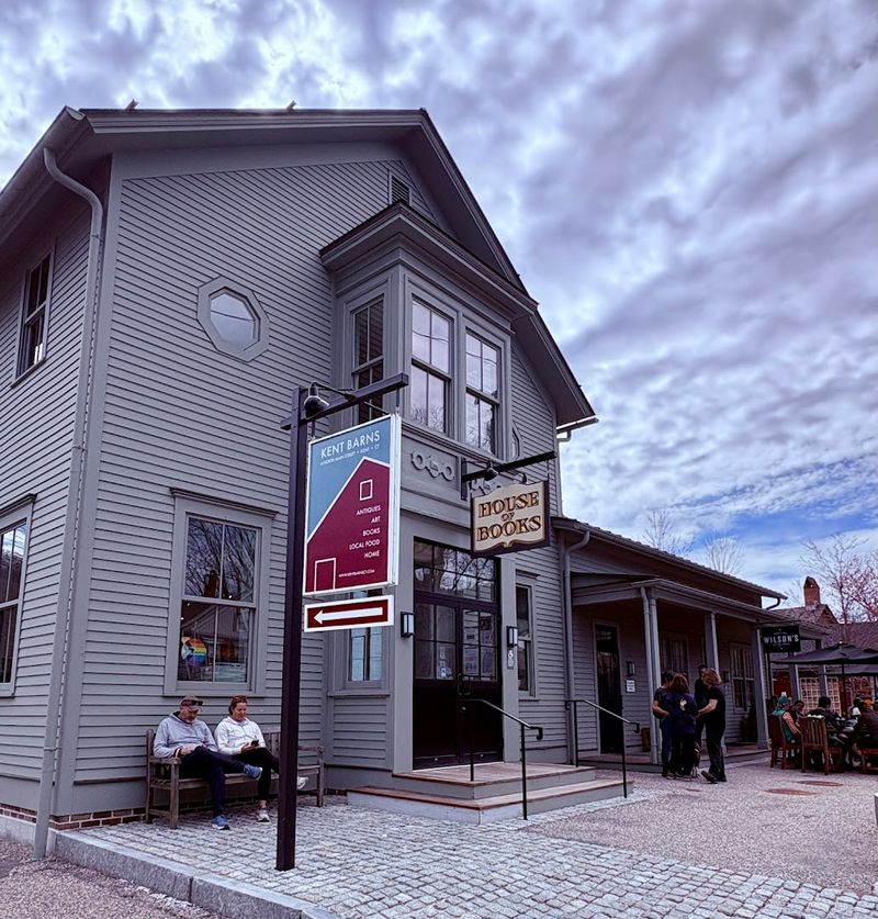 This Enormous Bookstore In Connecticut Is Every Book Lover's Paradise - Decor Hint Where To Find It In Kent