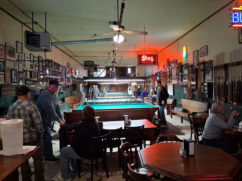 Missouri Has 10 Restaurants Where The Wait Has Become Part Of The Experience Because The Food Makes It Worth It - Decor Hint Booches Billiard Hall