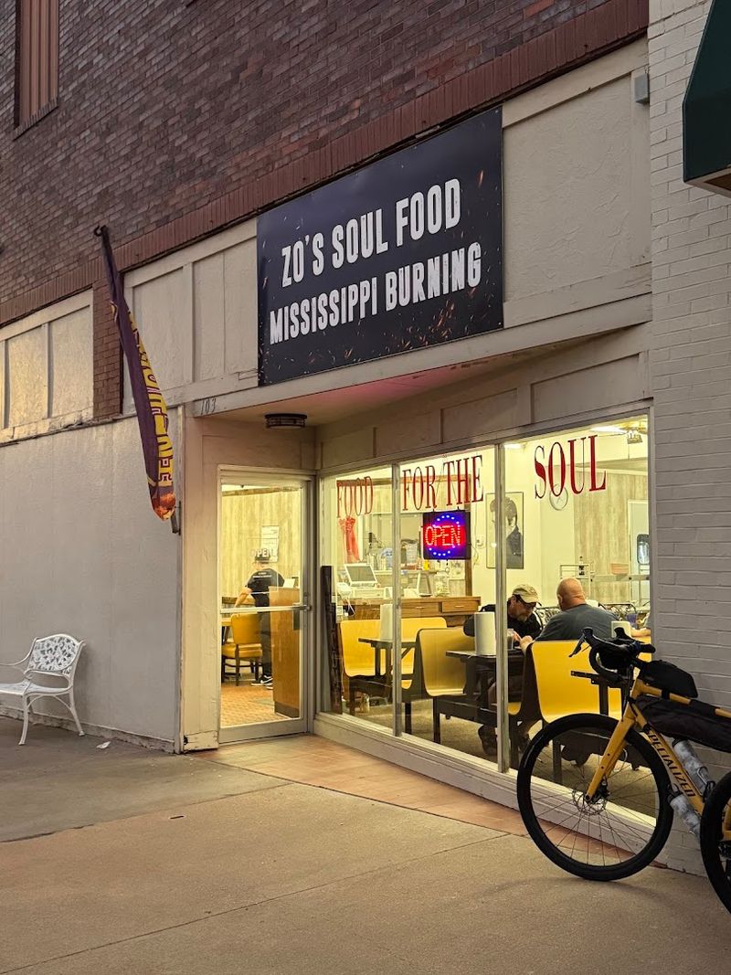 A Small-Town Restaurant With A Big Road-Trip Reputation