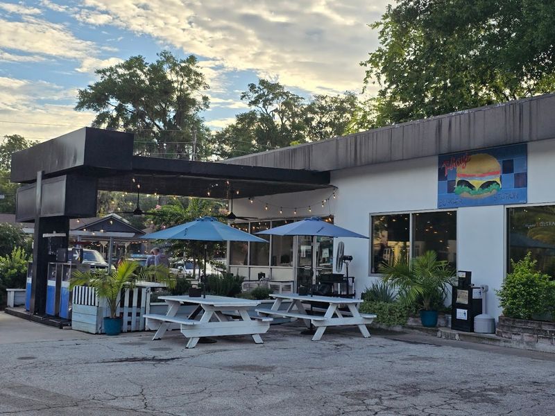 T-Ray's Burger Station