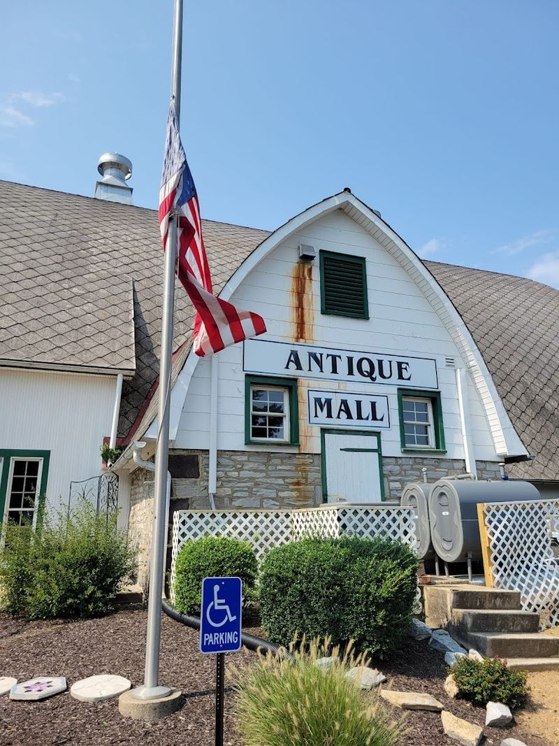 This Historic Pennsylvania Barn Is Now A Treasure Hunt Filled With Vintage Surprises - Decor Hint Why It Keeps People Coming Back