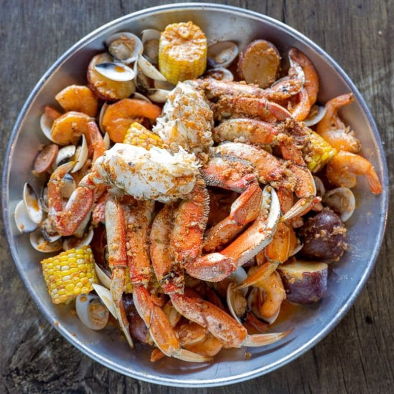 These 9 Missouri Seafood Shacks Prove You Do Not Need A White Tablecloth To Eat Exceptionally Well - Decor Hint Storming Crab