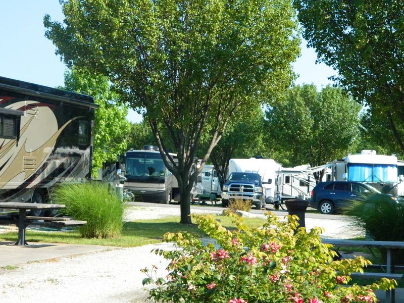 10 Missouri RV Destinations Worth Planning A Camping Trip Around - Decor Hint Cottonwoods RV Park