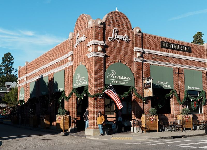 Cambria - Fiscalini Ranch Preserve, Village Shops, and Linn's Restaurant