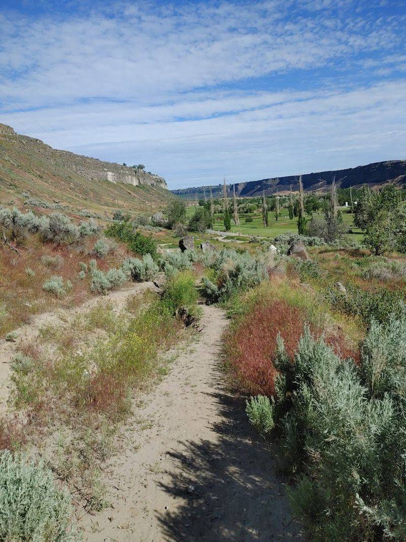Perrine Coulee Falls Trail